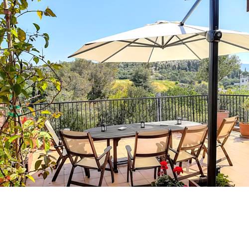 Classical apartment near Acropolis with roof garden
