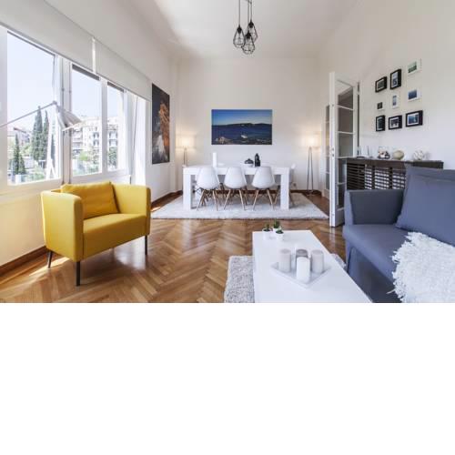 Classy& Elegant 3 bedroom apartment in City Center
