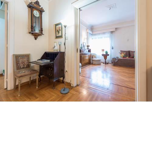 Classy Historic Big Apt 150 sq m 1 min from metro