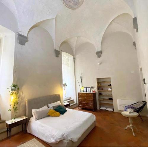 CLAUDIA SUITE: LOFT ROMANTICO NEL CUORE DI AREZZO