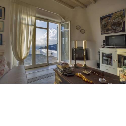 Claudita's Sunset Villa