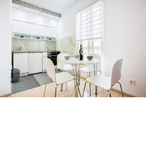 Clean and Cozy Studio close to beach and old town Budva