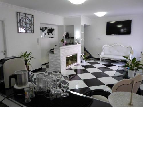 Clelia's Boutique Rooms & Suites