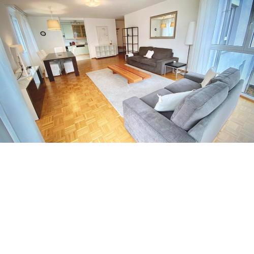 Close to the lake and very spacious 3 bedroom