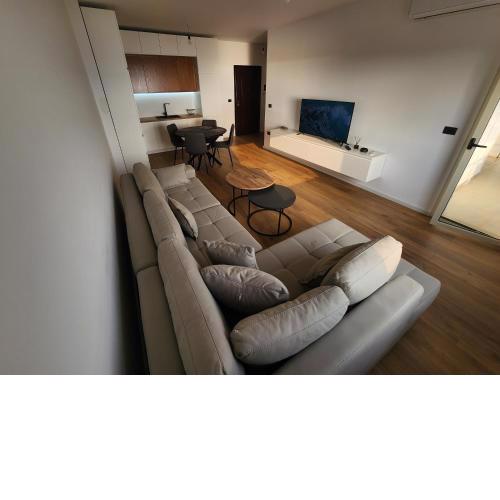 Cloud 10 Apartment