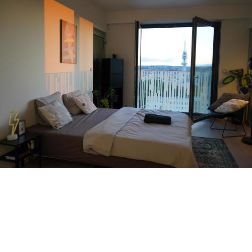 Cloud 17 - Luxury city view top floor apartment for nomads in Prague center