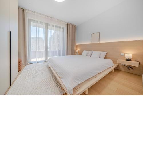 Cloud 9 Pri Mýte Elegance - Brand New Apartment with free parking