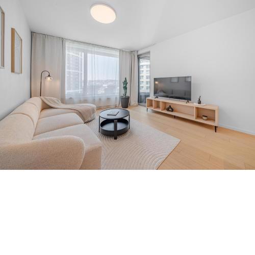Cloud 9 Sky Park Elegance - Brand New Apartment with Stunning Views