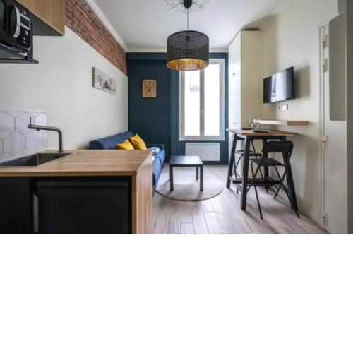 CMG Cosy Studio- 2P - Nation - Voltaire