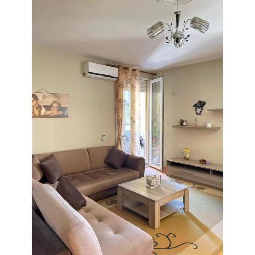 Coastal Escape - 2 Bedroom Apartment with Direct Beach Access, in a Quiet Area of Vlore