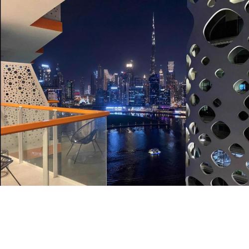 Cobalt apartment with Burj Khalifa view- Suiteable