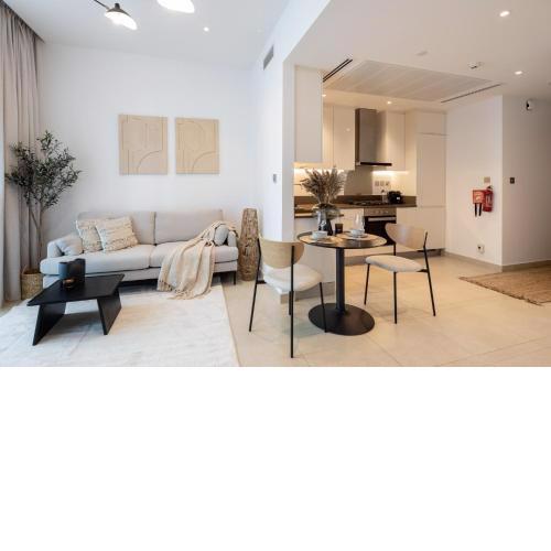 COLIFE Fully Furnished Apartment in Marina Gate 2 tower 81