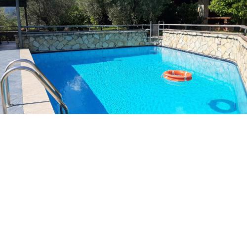 COLLEALCEPPO - RESIDENZA SELVADONIA - Piscina panoramica, 13 km. dal mare