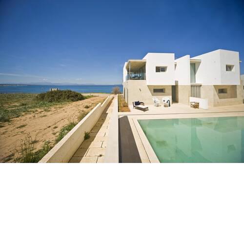 Colonia de San Pedro Villa Sleeps 6 with Pool Air Con and WiFi