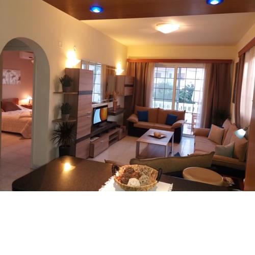 Colonial Apartment