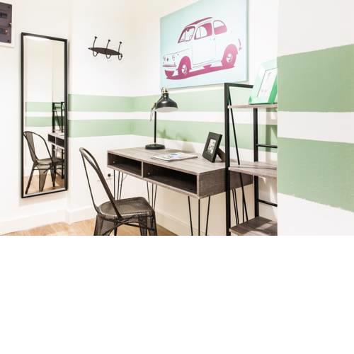 Colorful City-break studio in Athens city center