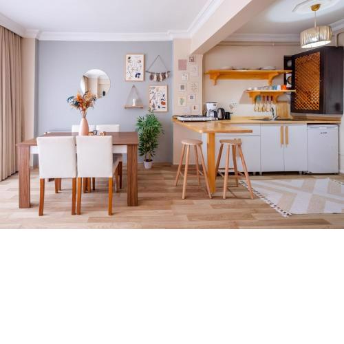 Colorful Modern Flat with City View 5-Min Walk to Istiklal Avenue in Beyoglu