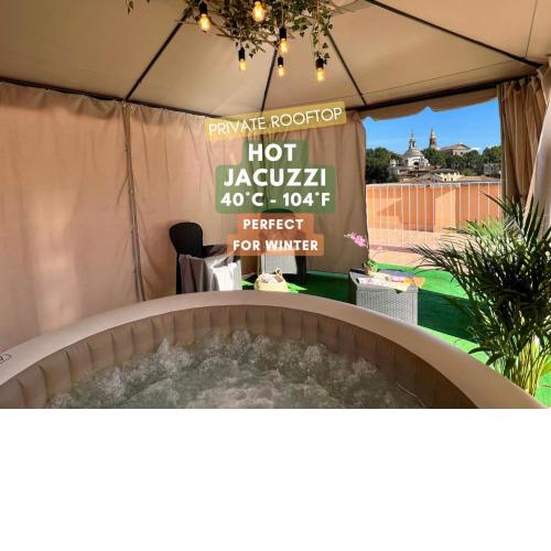 Colosseum Apartment - Private Rooftop with Hot Jacuzzi all year round and Skyline of Rome