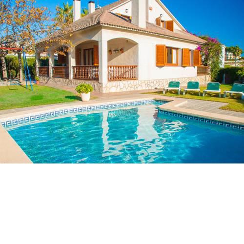 Coma-ruga Villa Sleeps 12 Pool