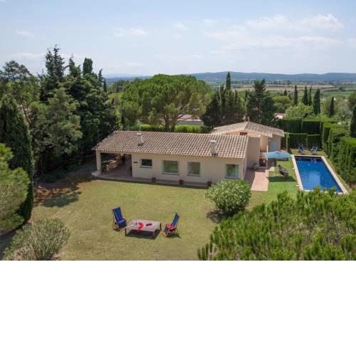 Coma-ruga Villa Sleeps 6 Pool WiFi