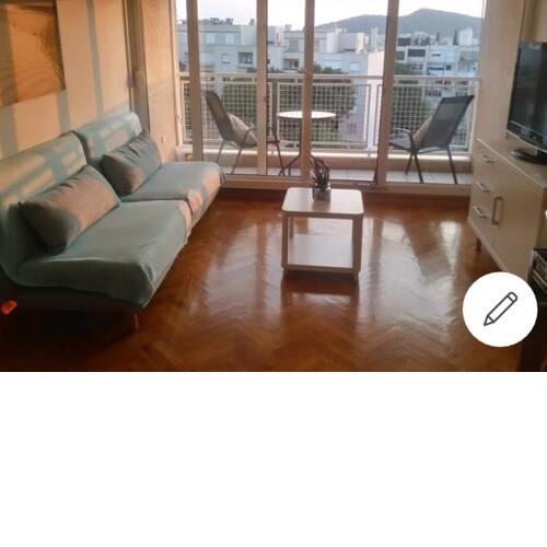 Comfort apt near top center