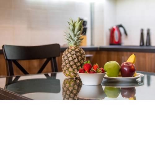 Comfort Athenian Apt -UG parking-25' from airport