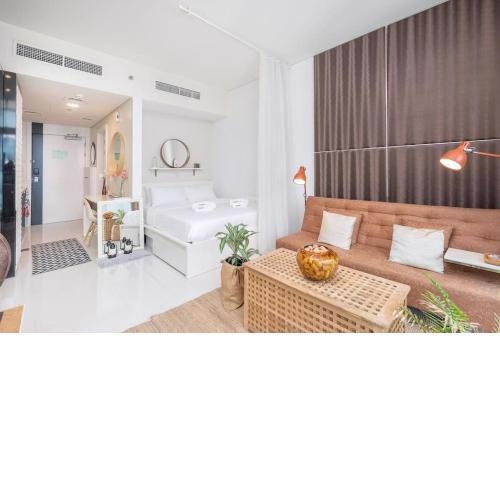 Comfort, Style & Stunning Views in Business Bay