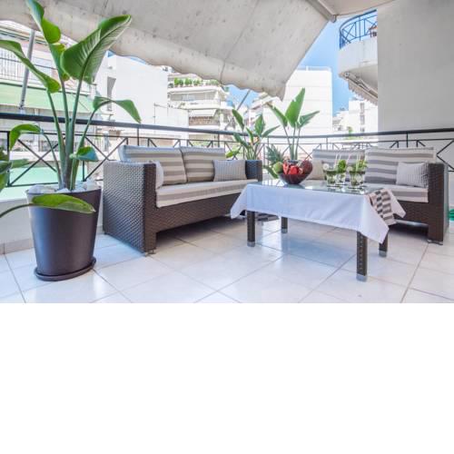 Comfortable and Breezy, Walk to the Sites Easily
