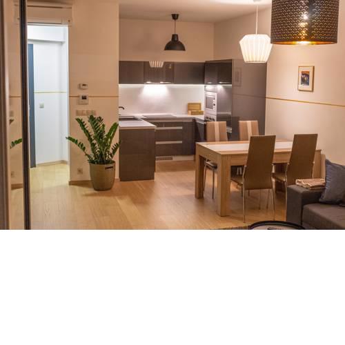 Comfortable and Stylish Apart. Panorama City