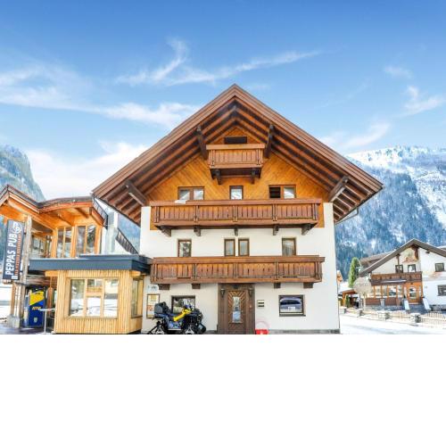 Comfortable apartment in Längenfeld with ski storage