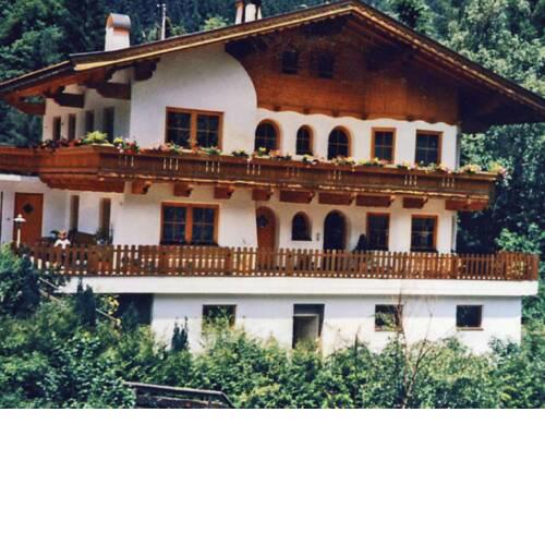 Comfortable Apartment in Mayrhofen with Garden