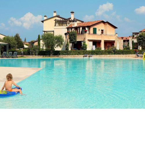 Comfortable apartment with a nice balcony near Peschiera