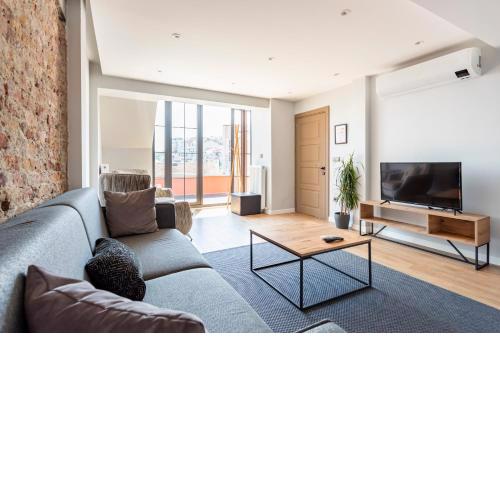 Comfortable apartment with private terrace