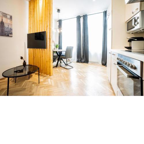 Comfortable, Balcony Apartment - Quick Access to Vienna's Old Centre