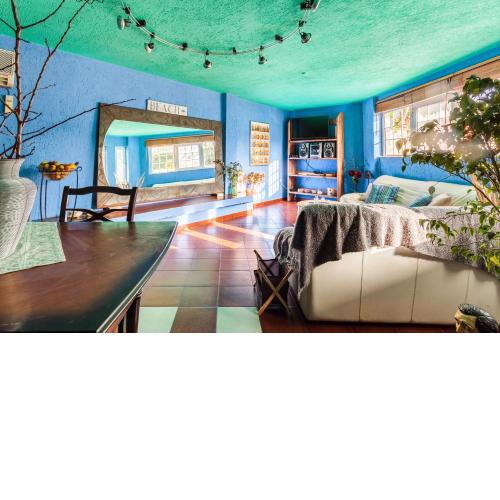 Comfortable beachfront apartment in Voula