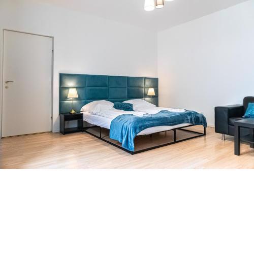 Comfortable City Living: 1BR w/ Private Garden