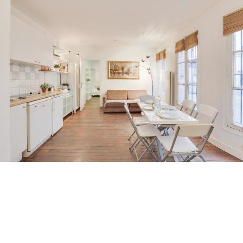 Comfortable flat in the middle of Paris