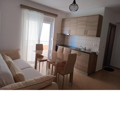 Comfortable flat near the beach (..read more..)