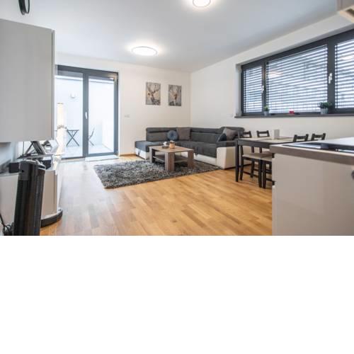 Comfortable one bedroom apartment with balcony and great view by easyBNB