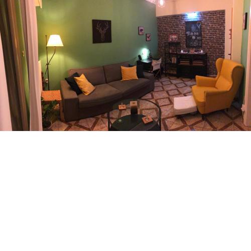 COMFORTABLE PRIVATE ROOM + LIVING ROOM NEAR PORT