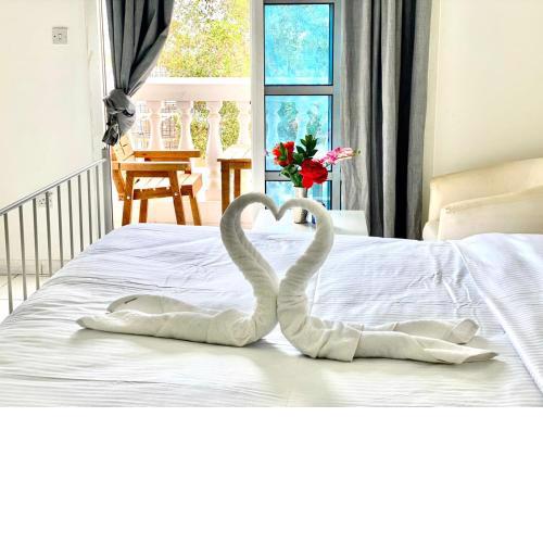 Comfortable Private Rooms in Compound Housing