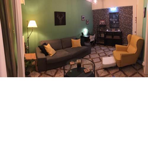 Comfortable Room + Private Living Room near Port