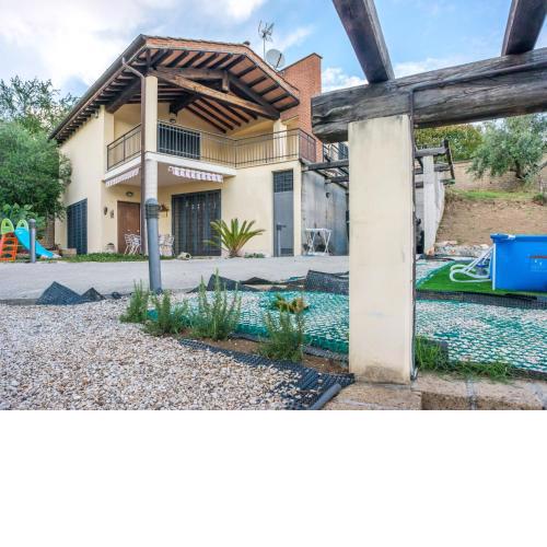 Comfortable Villa in Roma with Garden and Barbecue