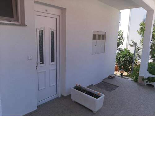 Comforting Holiday Home in Okrug Gornji near Seabeach