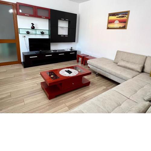 Comfy 2 BR Apartment