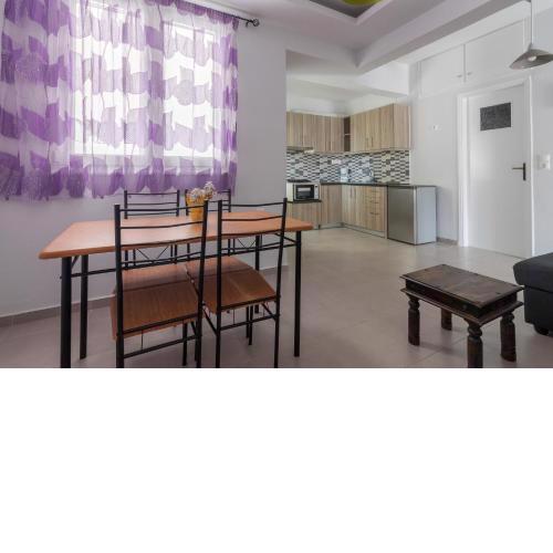 Comfy apartment for 6 people in Heraklion