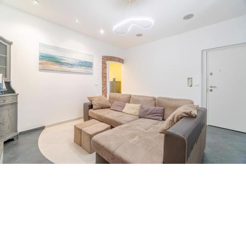 Comfy Apartment x4 - w/ Balcony