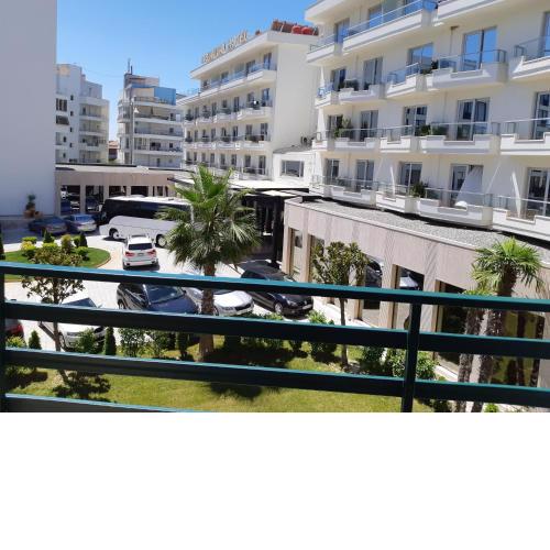 Comfy Beachfront Apartment - 50m from the Sea