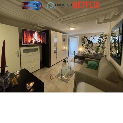 Comfy Bed Fast Wifi 3 min to Rhein