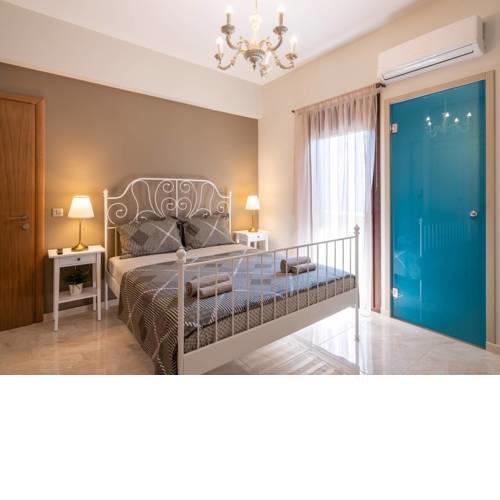 Comfy boutique apartment by the beach